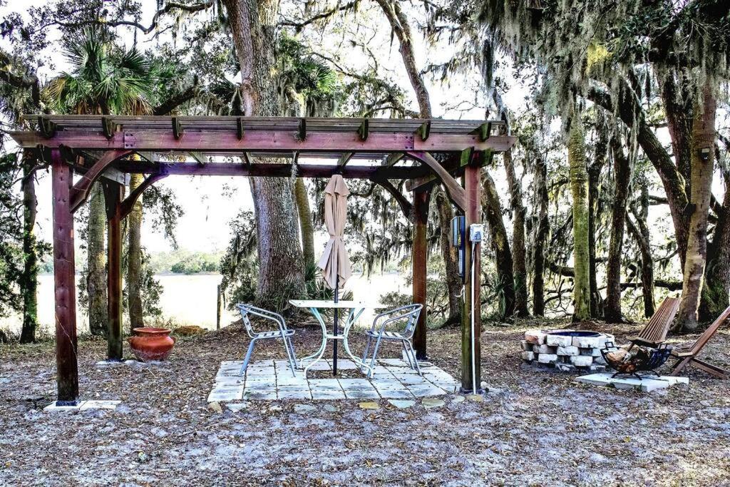 Secluded Tiny House By The Marsh With Hunting Island Beach Pass Frogmore Exteriör bild
